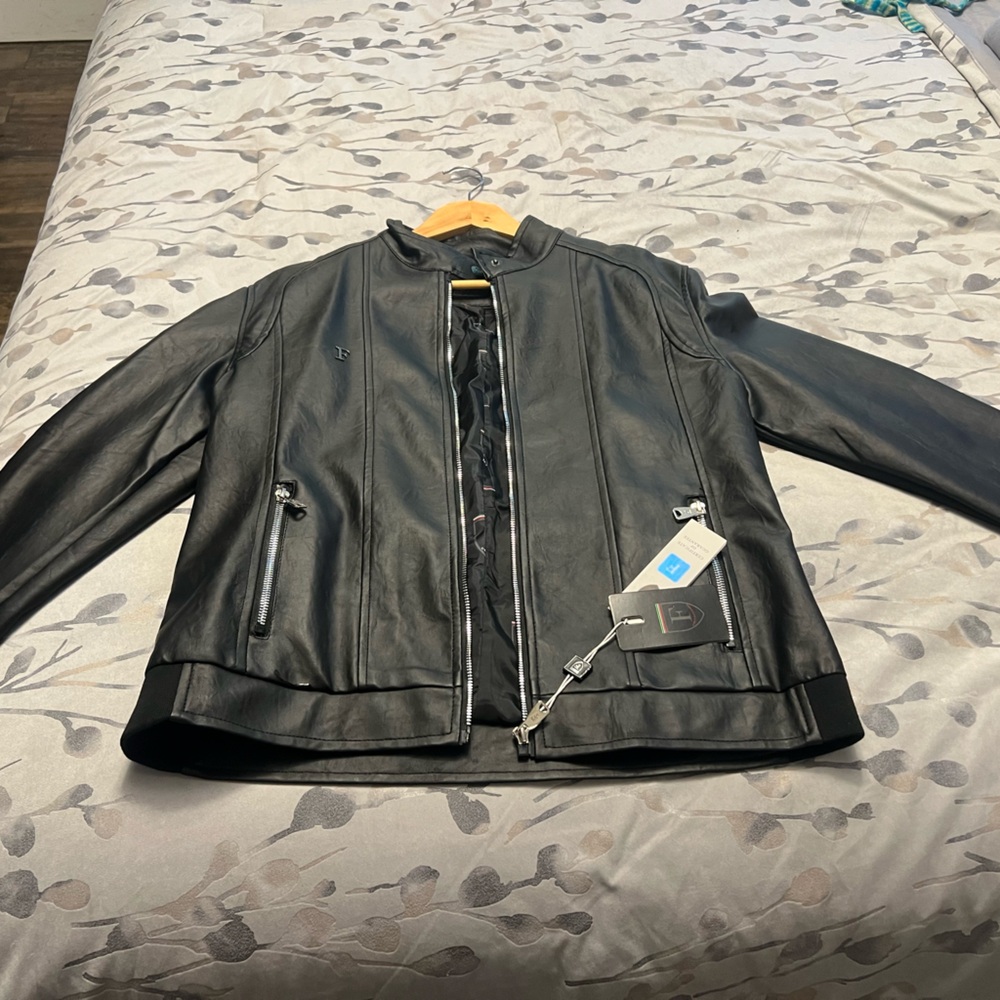 F Collection leather jacket New w/tags Made in Italy
Black Womens XL